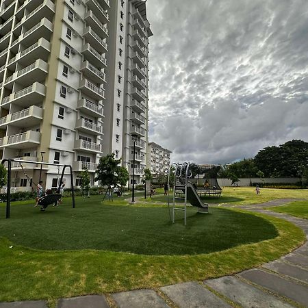 2 Bedroom Condo Unit Near Sm Bf & Naia At The Atherton By Dmci With 2 Balcony Paranaque City Exteriör bild
