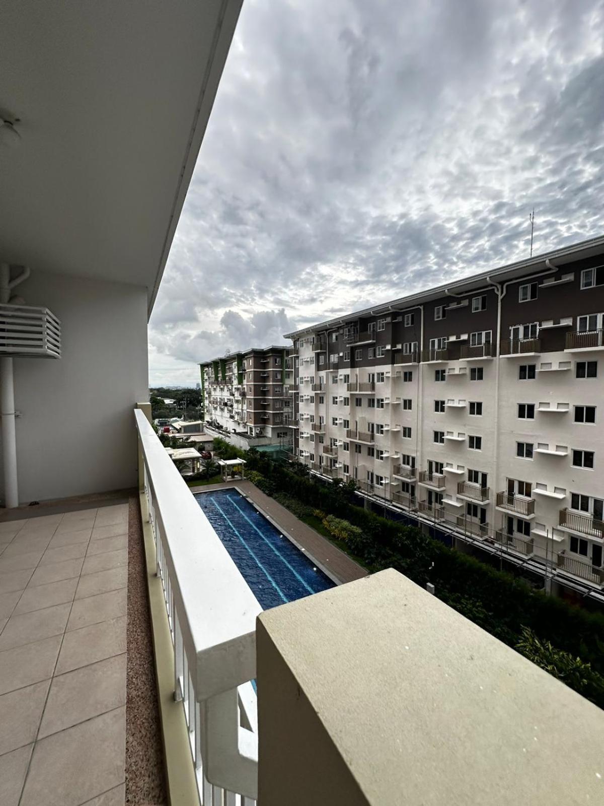 2 Bedroom Condo Unit Near Sm Bf & Naia At The Atherton By Dmci With 2 Balcony Paranaque City Exteriör bild