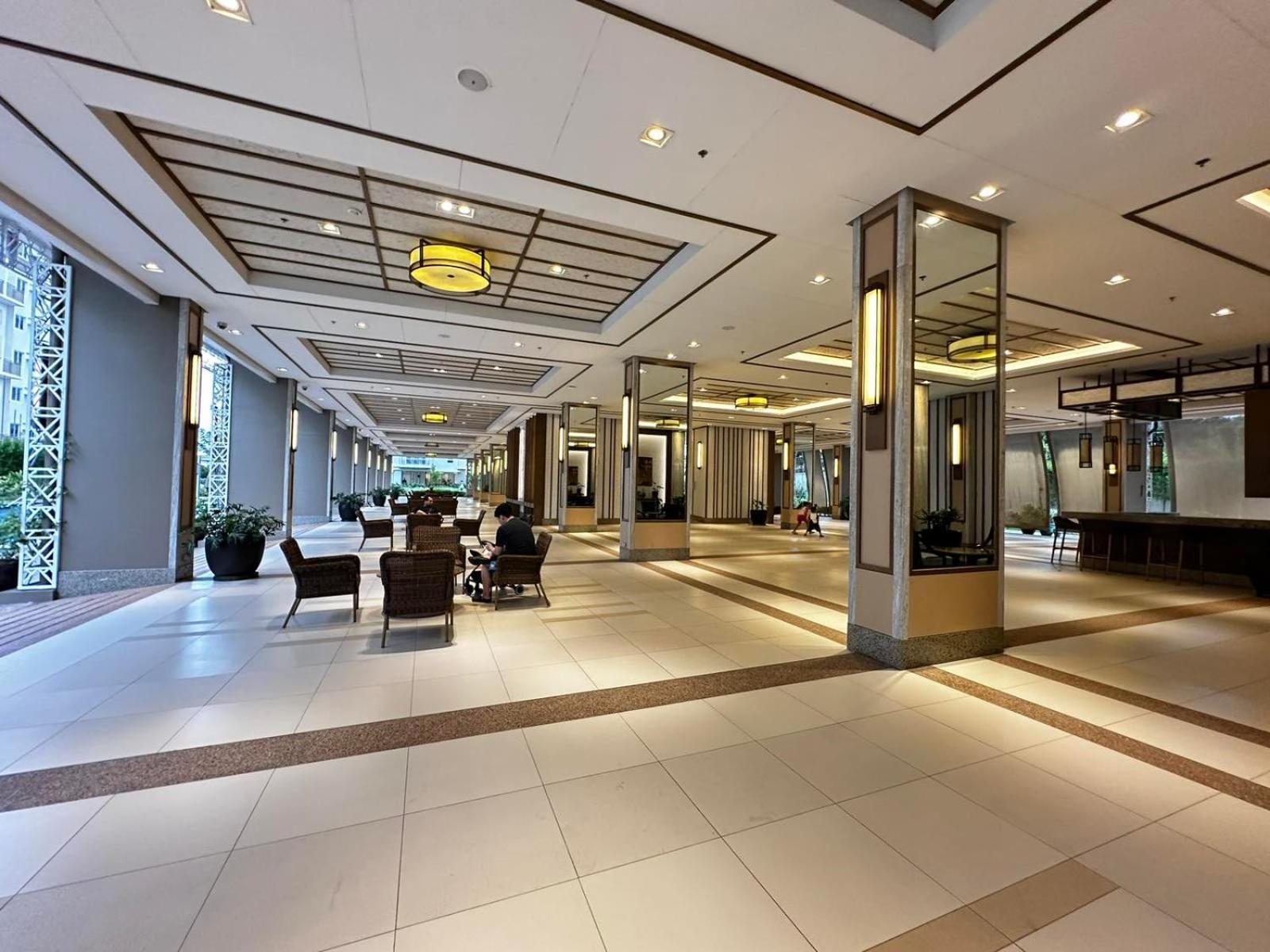 2 Bedroom Condo Unit Near Sm Bf & Naia At The Atherton By Dmci With 2 Balcony Paranaque City Exteriör bild