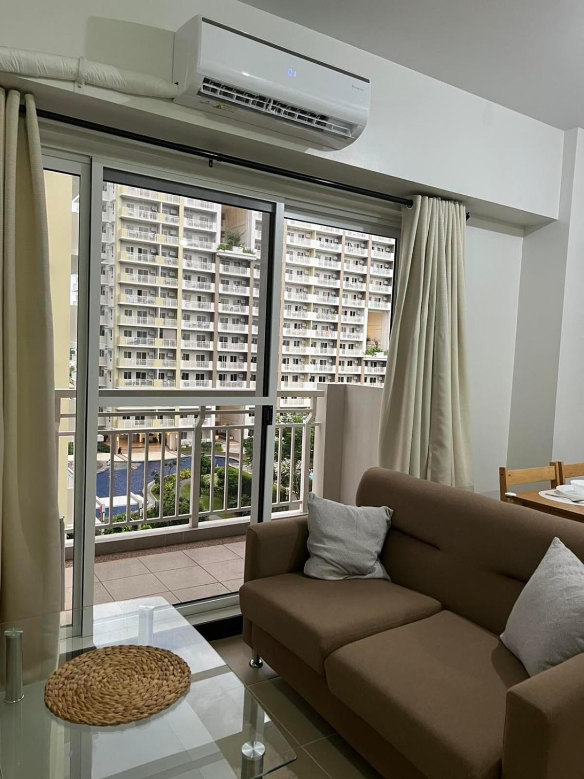 2 Bedroom Condo Unit Near Sm Bf & Naia At The Atherton By Dmci With 2 Balcony Paranaque City Exteriör bild