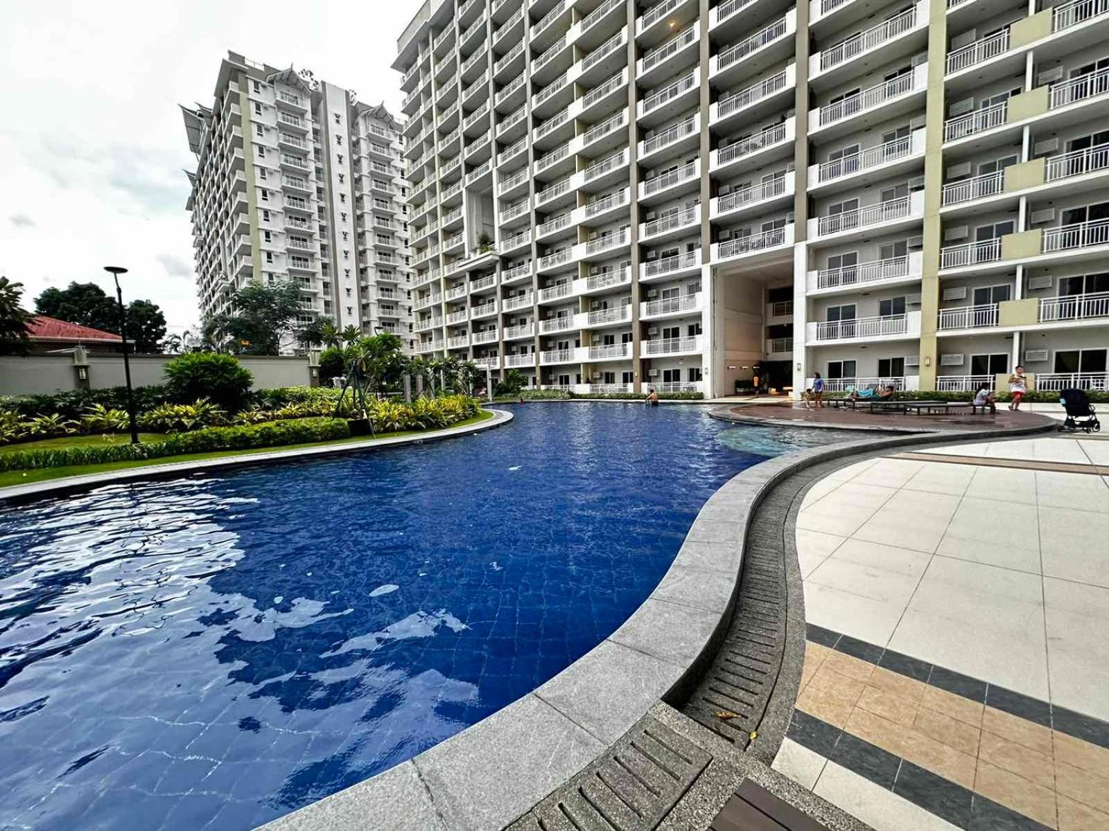 2 Bedroom Condo Unit Near Sm Bf & Naia At The Atherton By Dmci With 2 Balcony Paranaque City Exteriör bild