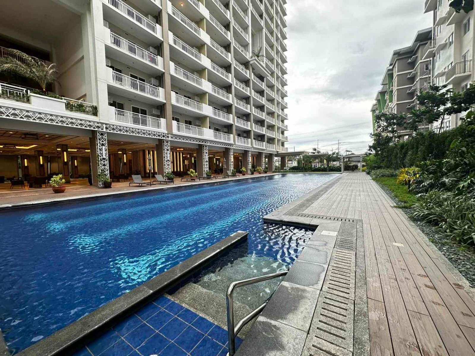 2 Bedroom Condo Unit Near Sm Bf & Naia At The Atherton By Dmci With 2 Balcony Paranaque City Exteriör bild