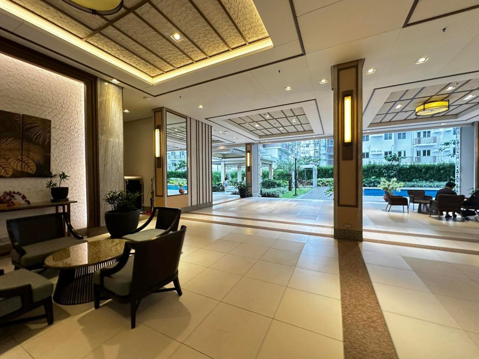 2 Bedroom Condo Unit Near Sm Bf & Naia At The Atherton By Dmci With 2 Balcony Paranaque City Exteriör bild