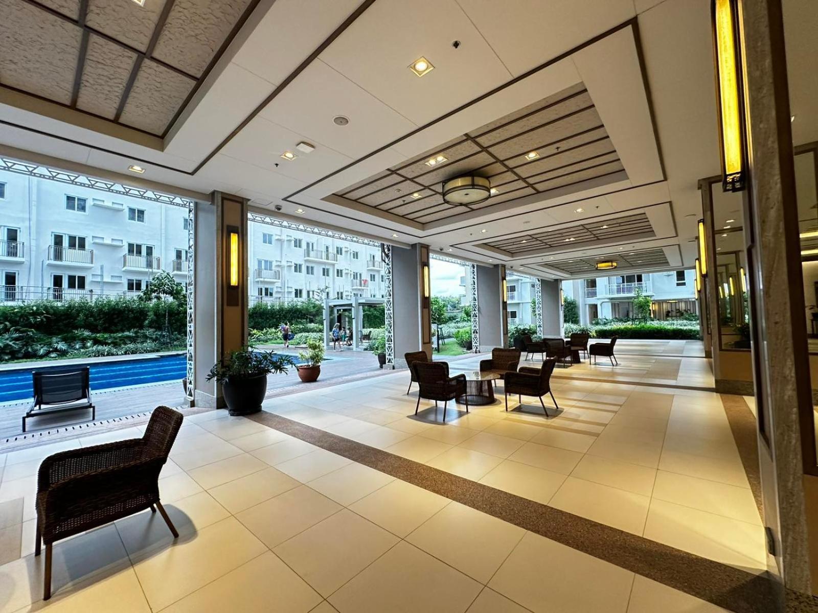2 Bedroom Condo Unit Near Sm Bf & Naia At The Atherton By Dmci With 2 Balcony Paranaque City Exteriör bild