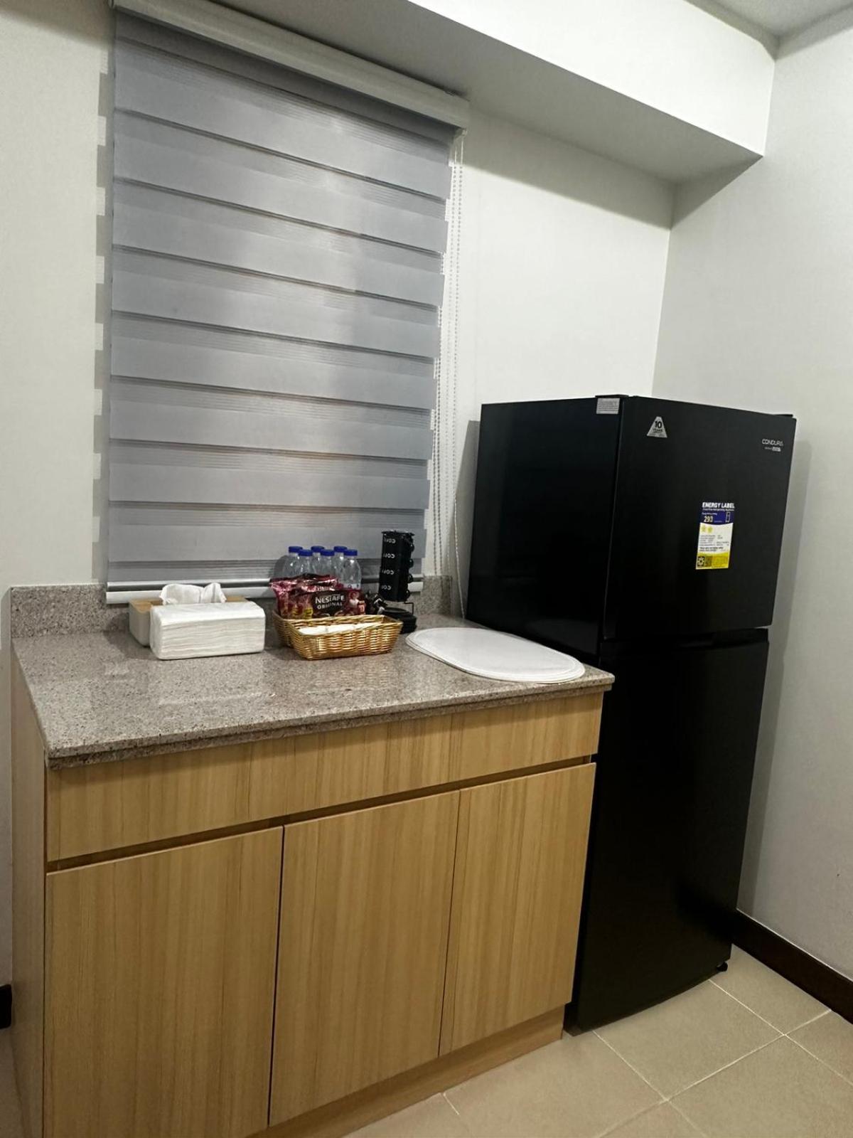 2 Bedroom Condo Unit Near Sm Bf & Naia At The Atherton By Dmci With 2 Balcony Paranaque City Exteriör bild