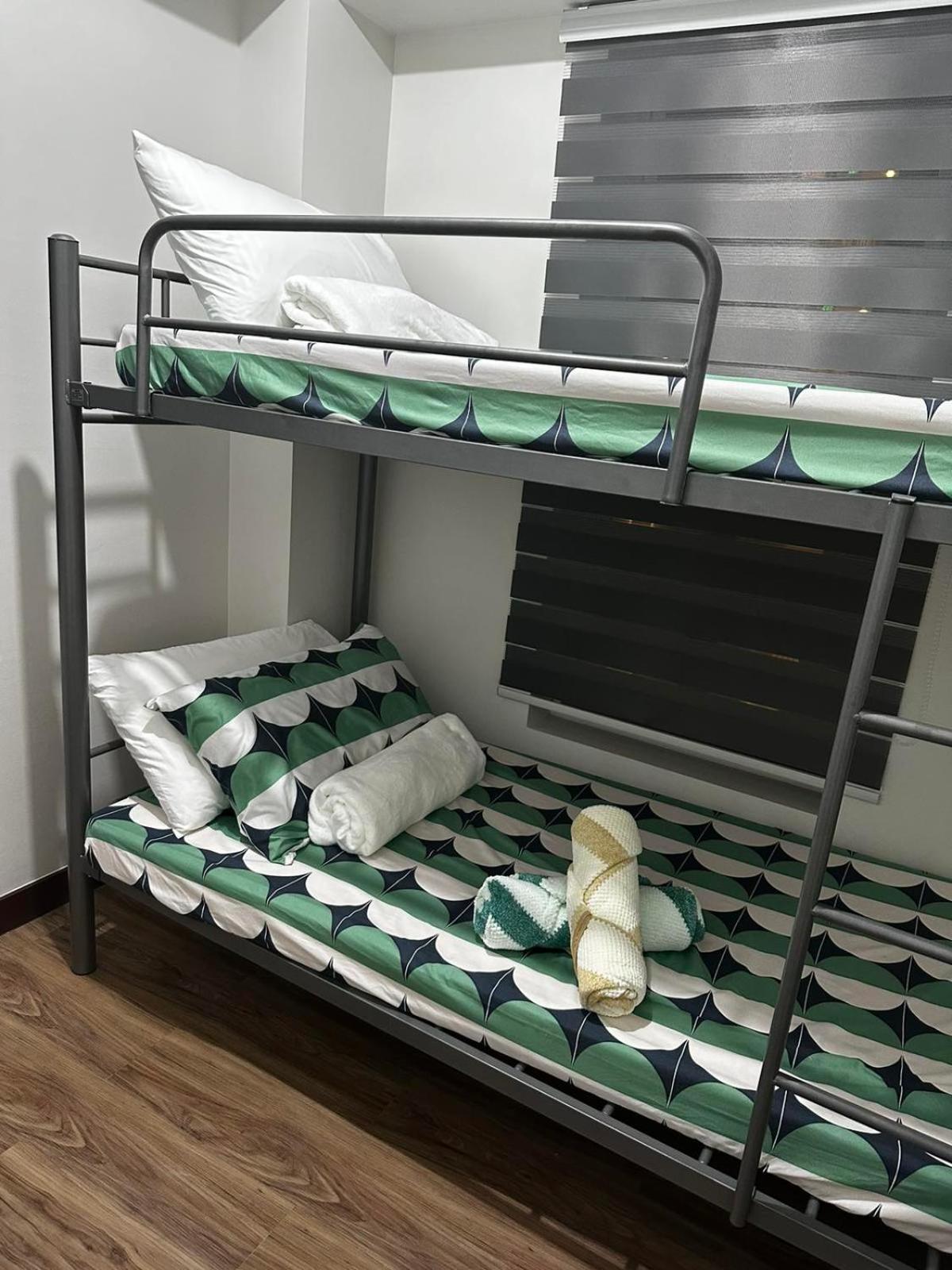 2 Bedroom Condo Unit Near Sm Bf & Naia At The Atherton By Dmci With 2 Balcony Paranaque City Exteriör bild